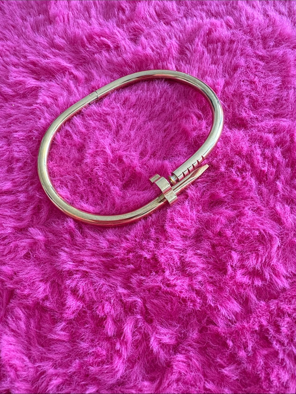Gold clover floral Nail Head Bangle Bracelet